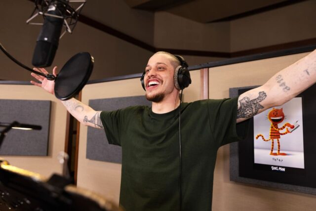 El comediante Pete Davidson baja el precio de su casa en Westchester a 2,15 millones de dólares

 | 