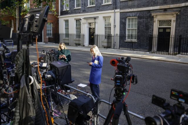 Mientras el mandato de Keir Starmer se tambalea al borde del abismo, la deuda pública del Reino Unido sigue cayendo

 | 