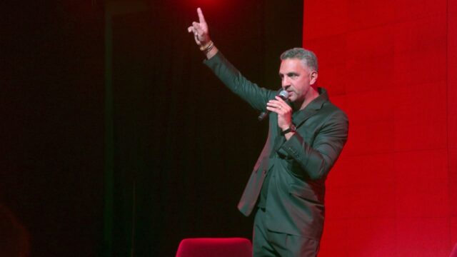 El magnate inmobiliario Mauricio Umansky dice que 'Reaganomics' es la respuesta a la asequibilidad de la vivienda

 | 