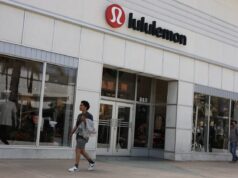 Lululemon responde a su fundador después de meses de ataques, diciendo que simplemente está celoso
| Lululemon responde a su fundador después de meses de ataques, diciendo que simplemente está celoso
|