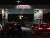 La demanda de gas de Costco alcanza récords, mientras los compradores intentan anticipar futuros aumentos de precios
| La demanda de gas de Costco alcanza récords, mientras los compradores intentan anticipar futuros aumentos de precios
|