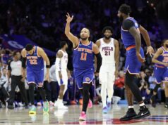 Descubrir dónde ver los partidos de los playoffs de la NBA ha sido difícil, y podría empeorar para los fanáticos de los deportes.
| Descubrir dónde ver los partidos de los playoffs de la NBA ha sido difícil, y podría empeorar para los fanáticos de los deportes.
|