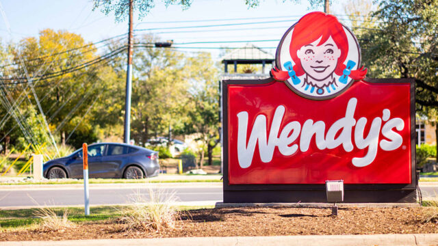Las acciones de Wendy's se disparan a medida que los Las acciones de Wendy's se disparan a medida que los comerciantes de memes apuntan a otra jugada de cambio
|