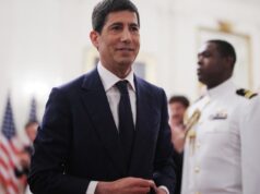 El presidente de la Fed, Warsh, realiza su primera contratación en el banco central, incluido el autor del ‘Proyecto 2025’
| El presidente de la Fed, Warsh, realiza su primera contratación en el banco central, incluido el autor del 'Proyecto 2025'
|