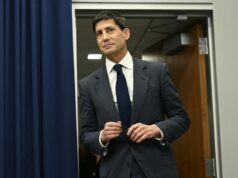 El presidente Warsh se abstiene de dar previsiones sobre los tipos, mientras que varios miembros señalan un aumento en 2026.
| El presidente Warsh se abstiene de dar previsiones sobre los tipos, mientras que varios miembros señalan un aumento en 2026.
|