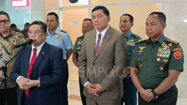 Reunión a puerta cerrada de la Comisión I de la Reunión a puerta cerrada de la Comisión I de la RPD con el Ministro de Defensa y el Comandante del TNI
|