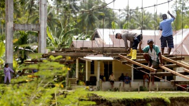 Gobierno construirá 2.500 puentes colgantes hasta agosto

 | 