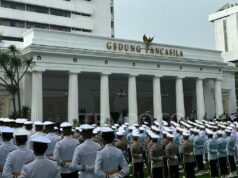 Prabowo dirige la ceremonia del Día de Pancasila y Megawati participa
| Prabowo dirige la ceremonia del Día de Pancasila y Megawati participa
|