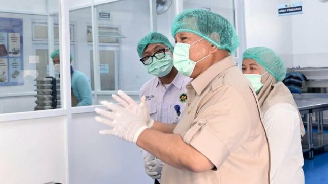 Prabowo visita SPPG Palmerah y ve el proceso de tratamiento Prabowo visita SPPG Palmerah y ve el proceso de tratamiento de MBG
|