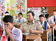 Visitó SMPN 111 Yakarta para comprobar MBG, Prabowo participó en una comida con los estudiantes
| Visitó SMPN 111 Yakarta para comprobar MBG, Prabowo participó en una comida con los estudiantes
|