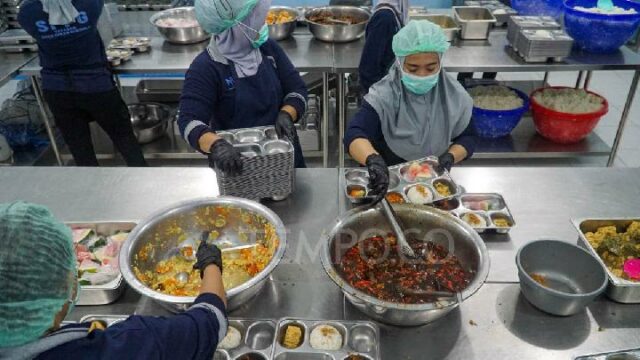 El gobierno examina las cocinas de los residentes para obtener El gobierno examina las cocinas de los residentes para obtener comidas nutritivas gratuitas
|