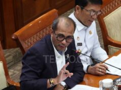 El Gobierno y la RPD acuerdan que la policía activa puede ocupar posiciones civiles
| El Gobierno y la RPD acuerdan que la policía activa puede ocupar posiciones civiles
|