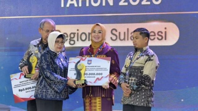 Al reducir con éxito el desempleo, la ciudad de Kendari recibe el reconocimiento del Ministerio del Interior

 | 