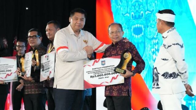 La Isla de los Dioses gana el primer lugar en dos categorías de apreciación de los logros del gobierno local 2026 Regional Java-Bali

 | 