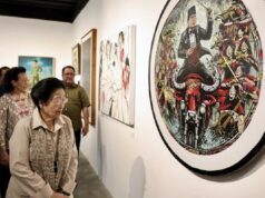 Para conmemorar los 125 años de Bung Karno, Megawati inaugura la exposición “Mata Hati Soekarno”
| Para conmemorar los 125 años de Bung Karno, Megawati inaugura la exposición “Mata Hati Soekarno”
|