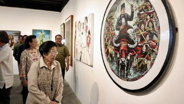 Para conmemorar los 125 años de Bung Karno, Megawati inaugura Para conmemorar los 125 años de Bung Karno, Megawati inaugura la exposición “Mata Hati Soekarno”
|