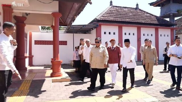 Visita a la escuela popular, Prabowo habla sobre el número Visita a la escuela popular, Prabowo habla sobre el número de la suerte 8
|