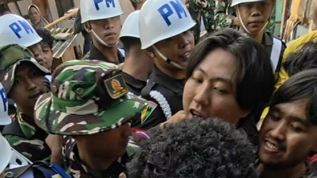 Historias de residentes que se resisten al desalojo del TNI Historias de residentes que se resisten al desalojo del TNI en Lenteng Agung
|