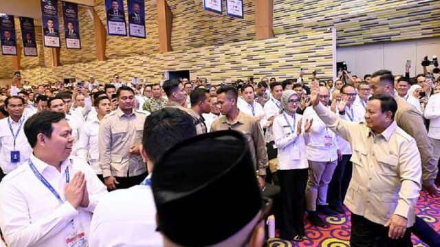 Prabowo: Si Trump me invita a Estados Unidos, ¿no me Prabowo: Si Trump me invita a Estados Unidos, ¿no me atrevería a venir?
|