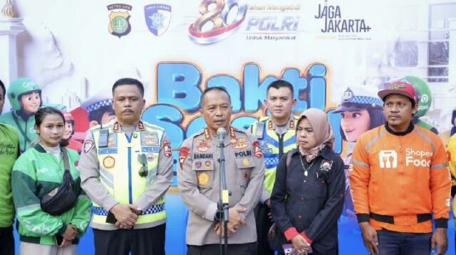 Polri realiza servicio social con Ojol Yakarta | Polri realiza servicio social con Ojol Yakarta
|