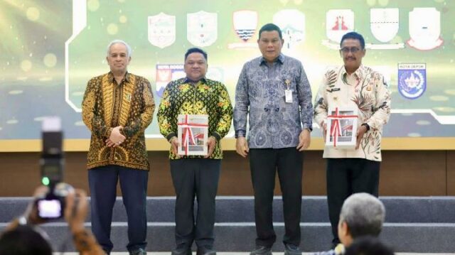 El gobierno de la regencia de Sukabumi recibe el duodécimo El gobierno de la regencia de Sukabumi recibe el duodécimo aviso de WTP de BPK RI
|