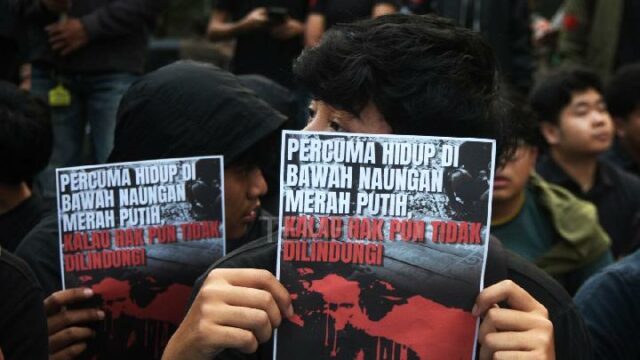 La protesta estudiantil de hoy: acción contra Indonesia y la La protesta estudiantil de hoy: acción contra Indonesia y la quebrada UNJ
|