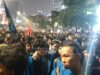 Continúan los manifestantes contra la quiebra de Indonesia
| Continúan los manifestantes contra la quiebra de Indonesia
|