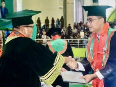 Kompol Fadli Amri obtiene un doctorado en ciencias jurídicas gracias a un enfoque de vigilancia socioempresarial
| Kompol Fadli Amri obtiene un doctorado en ciencias jurídicas gracias a un enfoque de vigilancia socioempresarial
|