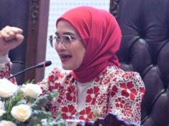 El presidente del DPRD de Malang apoya las demandas de los estudiantes para detener a MBG
| El presidente del DPRD de Malang apoya las demandas de los estudiantes para detener a MBG
|