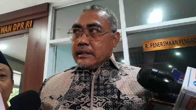 El PKB pide al PDIP que aclare su posición en El PKB pide al PDIP que aclare su posición en el gobierno de Prabowo
|