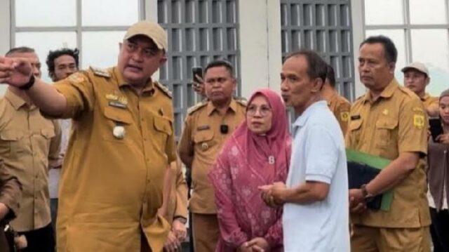 Visite Yamagen Koi Farm, Bogor Regent fomenta el fortalecimiento del Visite Yamagen Koi Farm, Bogor Regent fomenta el fortalecimiento del sector pesquero regional
|