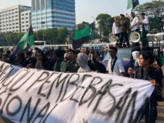 Masas del HMI llegan frente al edificio de la RPD para manifestarse
| Masas del HMI llegan frente al edificio de la RPD para manifestarse
|