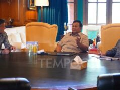Erick y John Herdman se encuentran con Prabowo en Hambalang
| Erick y John Herdman se encuentran con Prabowo en Hambalang
|