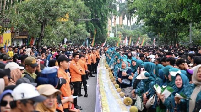 El pastel de arroz pegajoso Durian Talam se convierte oficialmente El pastel de arroz pegajoso Durian Talam se convierte oficialmente en un ícono culinario de Pekanbaru
|