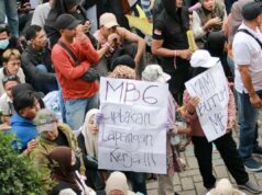El foro comunitario Jember Forward apoya a Prabowo para procesar a MBG, Kopdes Merah Putih y Sekolah Rakyat
| El foro comunitario Jember Forward apoya a Prabowo para procesar a MBG, Kopdes Merah Putih y Sekolah Rakyat
|