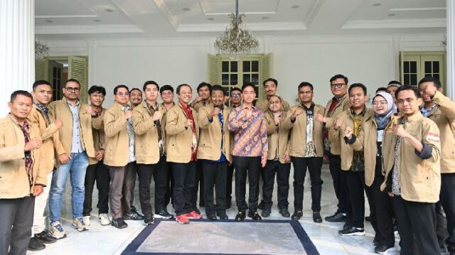 Los ex alumnos de BEM Nusantara se reúnen con el vicepresidente Gibran y discuten ¿qué?

 | 