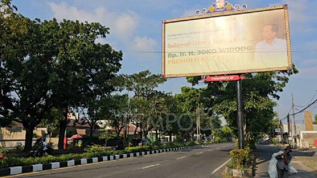 Gerindra critica los carteles que celebran el cumpleaños de Jokowi Gerindra critica los carteles que celebran el cumpleaños de Jokowi en solitario
|