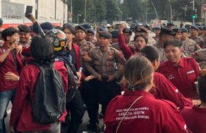 El sindicato de estudiantes de la UGM denuncia acusaciones de corrupción contra BEM FH UBK
| El sindicato de estudiantes de la UGM denuncia acusaciones de corrupción contra BEM FH UBK
|