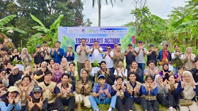Pegadaian apoya el programa de 2.000 árboles en Kalimantan Oriental para un medio ambiente sostenible

 | 