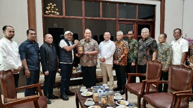 La visita del regente Bireuen a Asahan fortalece la solidaridad interregional después del desastre

 | 