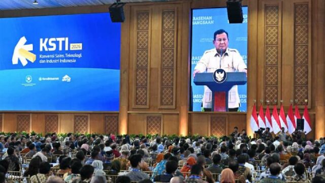Prabowo regala 5 horas de material a ponentes y cancilleres

 | 