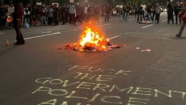 Las protestas en Surabaya son caóticas, 10 personas arrestadas

 | 