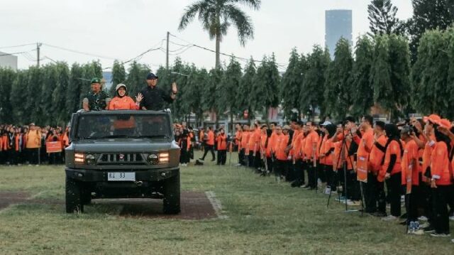 El gobernador de Lampung invita a la comunidad a hacer que el censo económico de 2026 sea un éxito

 | 