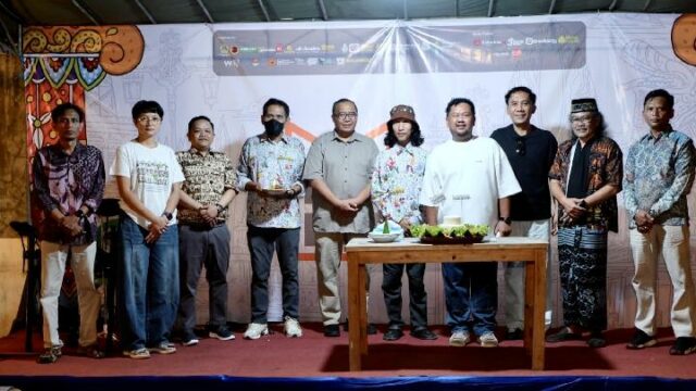 Gresik Regent alienta a la casa creativa Damar Kurung a convertirse en un destino de turismo cultural

 | 