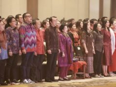 Megawati acompañada de Prananda asiste a la clausura del mes Bung Karno 2026 en Bali
| Megawati acompañada de Prananda asiste a la clausura del mes Bung Karno 2026 en Bali
|