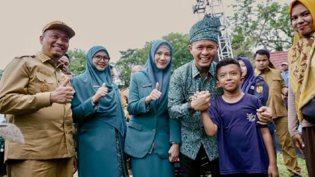 HKG PKK 2026 en Pekanbaru, Wako Agung distribuye miles de alimentos básicos

 | 