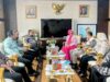 El gobierno del distrito de Aceh Oriental visita la ciudad de Padang y expresa su agradecimiento por el apoyo presupuestario para la recuperación de las inundaciones
| El gobierno del distrito de Aceh Oriental visita la ciudad de Padang y expresa su agradecimiento por el apoyo presupuestario para la recuperación de las inundaciones
|