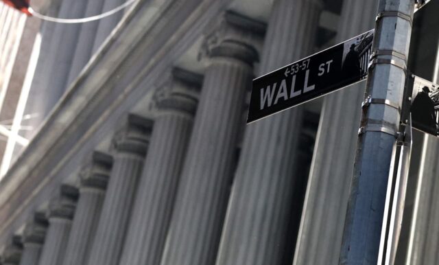 El S&P 500 se encuentra en una encrucijada crítica. Una ruptura a la baja podría indicar más pérdidas por venir.

 | 