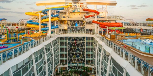 Pasajeros de cruceros experimentados comparten 8 consejos de crucero para principiantes

 | Travel,travel,lifestyle,wonder-of-the-seas-2022,wonder-of-the-seas,royal-caribbean,cruises,cruise-ship,photos,visual-features,photo-slideshow,travel-tips