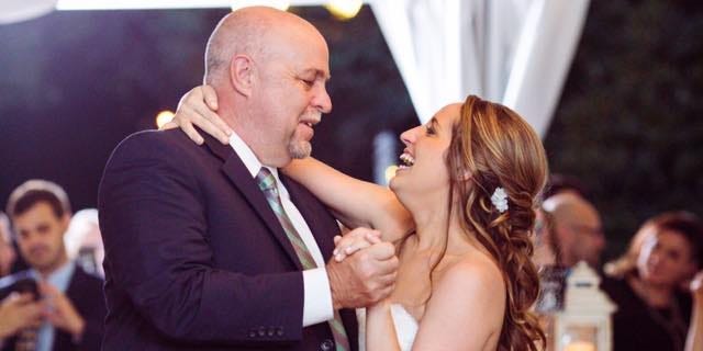 Mi padre nunca dijo "te amo". Él lo mostró de Mi padre nunca dijo "te amo". Él lo mostró de otra manera.
| Parenting,essay,parenting,parenting-freelancer,father